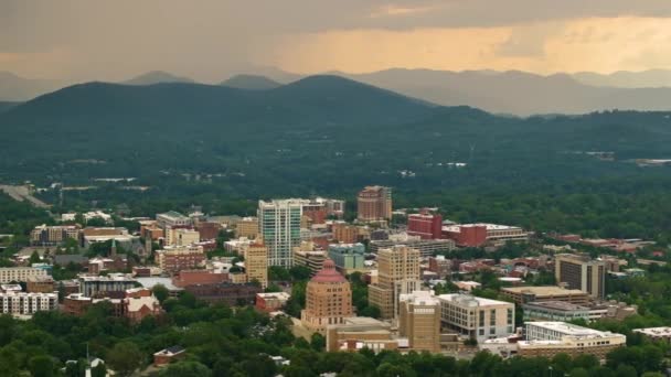 Panoramiczny Widok Powietrza Północnej Karoliny Appalachów Miasta Asheville Centrum Architektury — Wideo stockowe