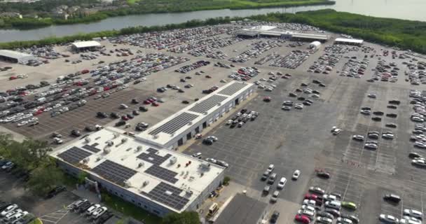 Letecký Pohled Aukční Dealer Společnosti Velké Parkoviště Zaparkovanými Vozy Připraven — Stock video
