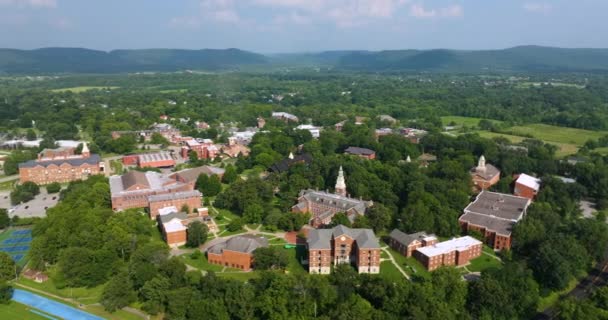 Berea College Campus Berea Kentucky Flygfoto Historiska Byggnader Amerikansk Offentlig — Stockvideo