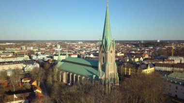 İsveç 'teki eski tarihi Linkoping şehrinin havadan görünüşü. İskandinav kasabasında Avrupa mimarisi.