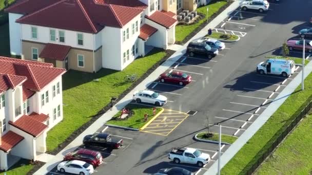 Byt Rezidenční Byty Parkovacím Místem Floridě Příměstské Oblasti Americké Byty — Stock video