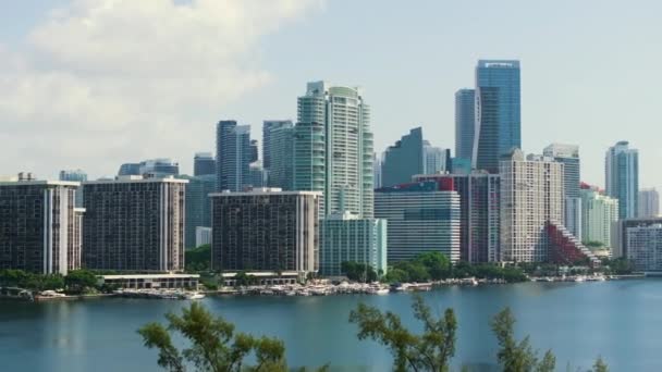 Utsikt Ovanifrån Över Betong Och Glasskyskrapor Centrala Miami Brickell Florida — Stockvideo
