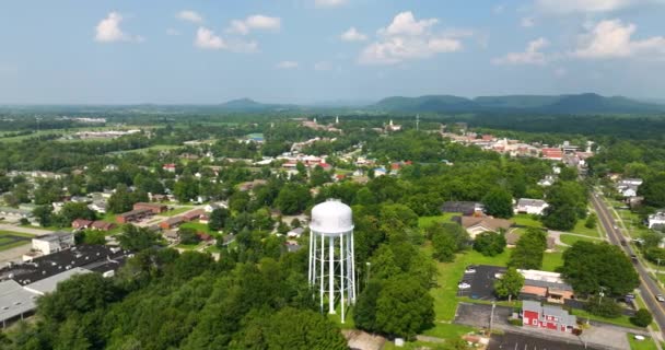 肯塔基州贝雷亚的水塔 有城镇标志 那里的艺术依然存在 美国历史城市建筑 美国麦迪逊县旧城 — 图库视频影像