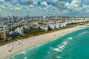 Miami Sahili 'nin panoramik manzarası. Güney Sahili Yüksek Lüks oteller ve apartmanlar.