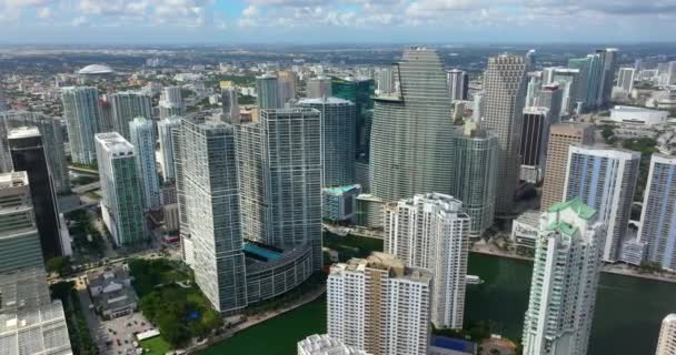 Quartiere Downtown Miami Brickell Con Yacht Lusso Sul Fiume Miami — Video Stock
