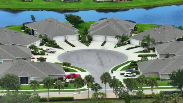 Wohnhäuser Wohngebiet North Port Florida Amerikanische Traumhäuser Als Beispiel Für — Stockvideo