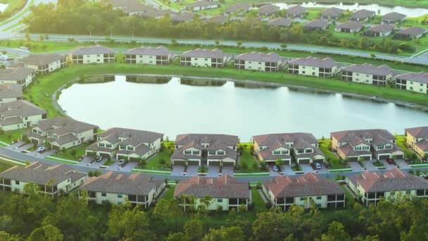 Квартира Житлових Кондомініумів Передмісті Флориди Американські Кондомініуми Приклад Розвитку Нерухомості — стокове відео