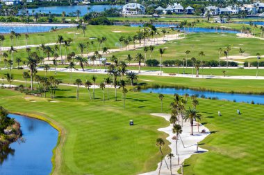 Güneybatı Florida 'da, okyanus kıyısında golf sahası. Boca Grande 'deki deniz kenarı golf sahası..