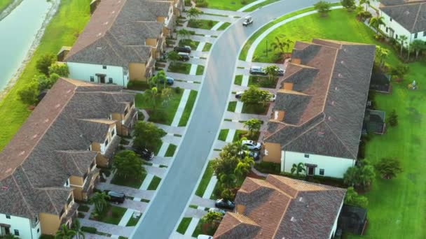 플로리다 지역에 아파트 교외의 부동산 개발의 콘도미니엄 — 비디오