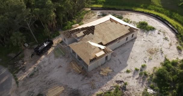 플로리다의 주거용 주택에 건설중인 조용한 부동산 — 비디오
