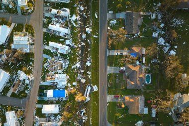 Florida 'daki seyyar evlerdeki Ian kasırgası yüzünden ağır hasar görmüş. Doğal afetin sonuçları..