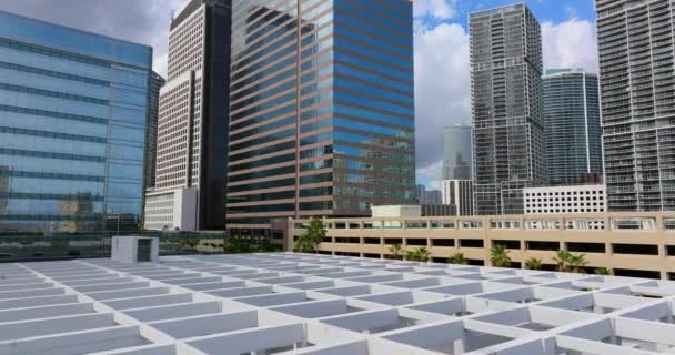 Edificios Rascacielos Hormigón Vidrio Centro Miami Brickell Florida Megápolis Americana — Vídeos de Stock