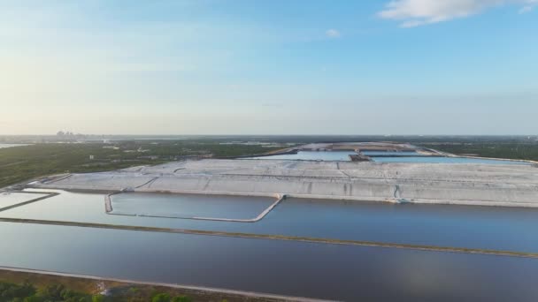 Hromada Odpadu Fosfátové Sádry Poblíž Tampy Floridě Možné Nebezpečí Likvidace — Stock video