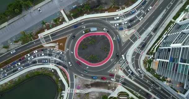 Sarasota Florida City Straßenverkehr Auf Gulfstream Avenue Kreisverkehr Kreuzung Mit — Stockvideo