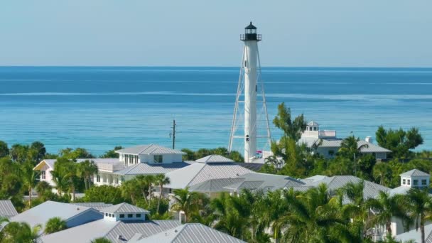 플로리다 남서부의 가스파릴라 섬에있는 그란데 지역에서 상업용 탐색을위한 해안에 — 비디오