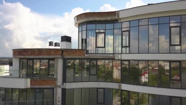 建造中的新公寓楼的许多窗户 — 图库视频影像