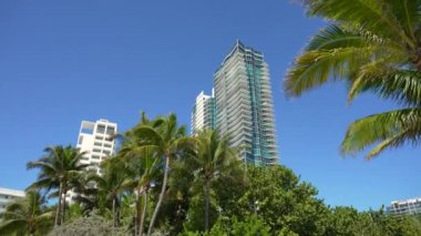 Miami Beach 'te pahalı oteller ve apartmanlar. Güney Florida 'daki Amerikan turizm altyapısı.