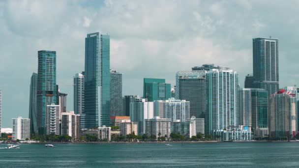 Miami Brickell Floridában Usa Beton Üveg Felhőkarcoló Épületek Belvárosban Amerikai — Stock videók