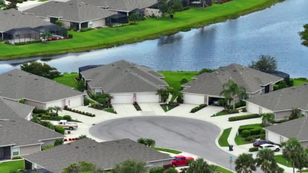 Domy Rodzinne Florydzie Rozwój Nieruchomości Amerykańskich Przedmieściach — Wideo stockowe