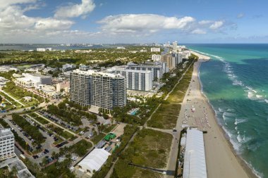 Miami Beach şehri yukarıdan. ABD 'de popüler bir tatil yeri.