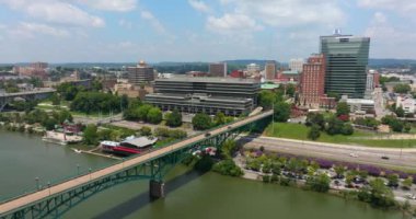 Knoxville 'in şehir merkezi, Tennessee, ABD yüksek ofis binaları ile. Amerika 'ya seyahat.