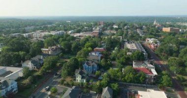 Macon, Georgia panoramik şehir manzarası. Güney Amerika 'da eski tarihi evler mimarisi.