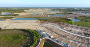 Florida kırsal kesiminde inşaat çalışması için hazırlanıyor. ABD 'nin banliyölerindeki konutların geliştirilmesi.