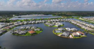 Debby Kasırgası, Sarasota, Florida 'daki evleri sular altında bıraktı. Doğal afetten sonra