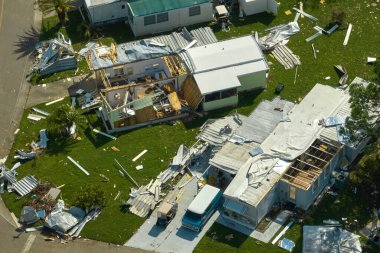 Florida 'daki seyyar evlerdeki Ian kasırgası yüzünden ağır hasar görmüş. Doğal afetin sonuçları..