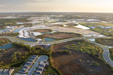 Florida kırsal kesiminde inşaat çalışması için hazırlanıyor. ABD 'nin banliyölerindeki konutların geliştirilmesi.