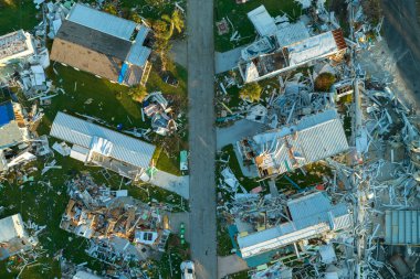 Ian Kasırgası 'nın Florida' daki mobil evler üzerindeki hava görüntüsü. Doğal afetin sonuçları..