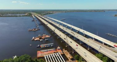 Ellenton, Florida 'daki yeni otoban köprüsünün inşaat işleri. Amerika devletler arası ulaşım altyapısının geliştirilmesi