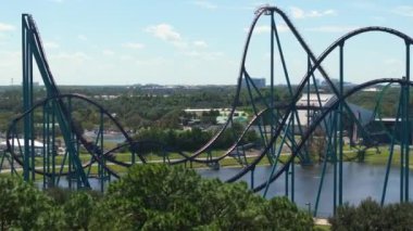 ABD turistik merkezleri. Florida, Orlando 'daki lunaparkta hız treni
