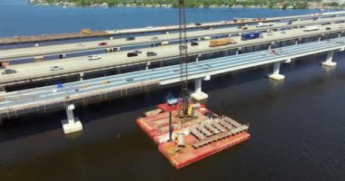 Ellenton, Florida 'daki yeni otoban köprüsünün inşaat işleri. Amerika devletler arası ulaşım altyapısının geliştirilmesi