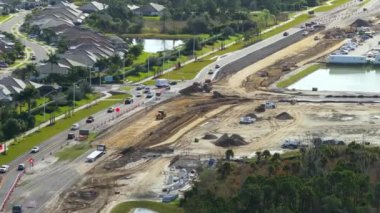 Amerikan ulaşım altyapısı üzerinde inşaat işleri. Karayolu tadilatı ve hareketli trafik. Eyaletler arası ulaşım kavramının geliştirilmesi.