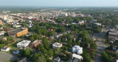 Macon, Georgia 'da tarihi mimarisi olan panoramik şehir manzarası. Güney Amerika mimarisi.
