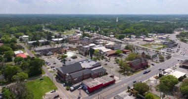 Florida 'nın tarihi küçük kasabası Starke. Eski Amerikan mimarisi olan ana cadde.