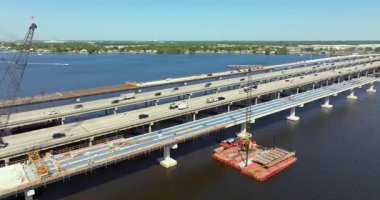Ellenton, Florida 'daki yeni otoban köprüsünün inşaat işleri. Amerika devletler arası ulaşım altyapısının geliştirilmesi
