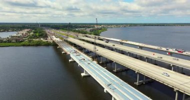 Ellenton, Florida 'da yeni köprü açıklıklarına sahip endüstriyel inşaat işleri. Eyaletler arası ulaşımın geliştirilmesi.