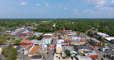 Küçük bir Amerikan kasabası mimarisi. Starke, Florida 'nın eski kasabası. Bradford İlçe merkezi