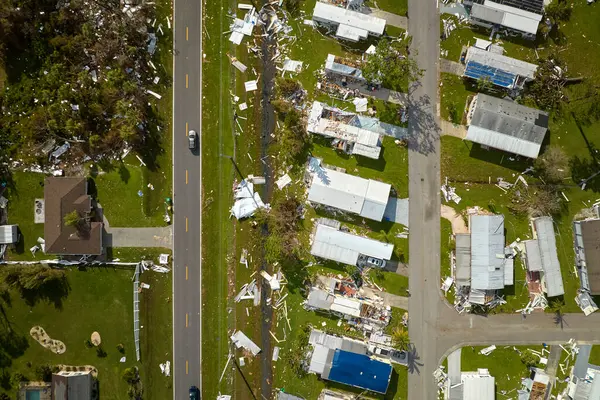 Florida 'daki seyyar evlerdeki Ian kasırgası yüzünden ağır hasar görmüş. Doğal afetin sonuçları..
