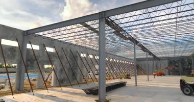 Dağıtım deposu inşaatı. ABD 'de ticari emlak piyasasının gelişimi