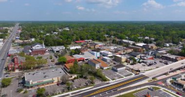 Küçük bir Amerikan kasabası mimarisi. Starke, Florida 'nın eski kasabası. Bradford İlçe merkezi