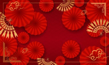 Altın yelpazeli kırmızı desenli zarif tasarım..