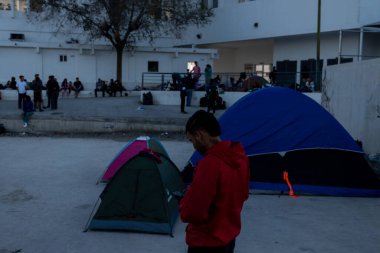 Juarez, Mexico 01-07-2022: Migrants from Venezuela set up a makeshift camp to wait for the end of title 42.