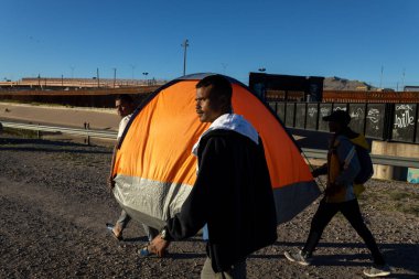 Juarez, Mexico 01-07-2022: Migrants from Venezuela set up a makeshift camp to wait for the end of title 42.