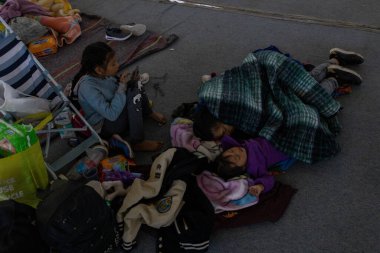 Juarez, Mexico, 05-01-2023 : Migrants who traveled in a caravan rest in a gym in the city of Jimnez Chihuahua before continuing their journey to the border to request asylum.