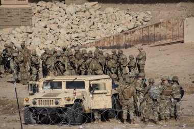 Thousands of migrants from Latin America wait at the southern border of the United States for Title 42 to end, the Texas Governor ordered the Texas National Guard to maintain surveillance on the border to prevent the massive entry of migrants