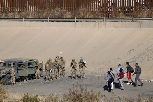 Thousands of migrants from Latin America wait at the southern border of the United States for Title 42 to end, the Texas Governor ordered the Texas National Guard to maintain surveillance on the border to prevent the massive entry of migrants