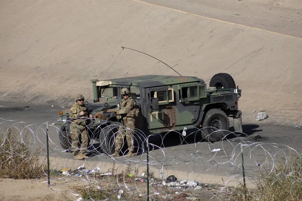 stock image Thousands of migrants from Latin America wait at the southern border of the United States for Title 42 to end, the Texas Governor ordered the Texas National Guard to maintain surveillance on the border to prevent the massive entry of migrants